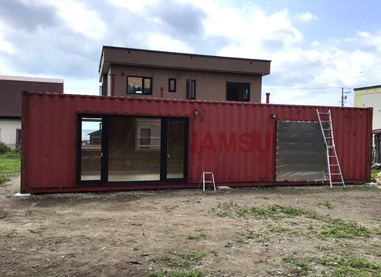 コンテナ改造事例 煙突や床貼り