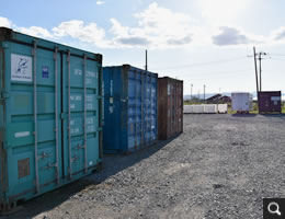 20フィートコンテナの斜めからの写真